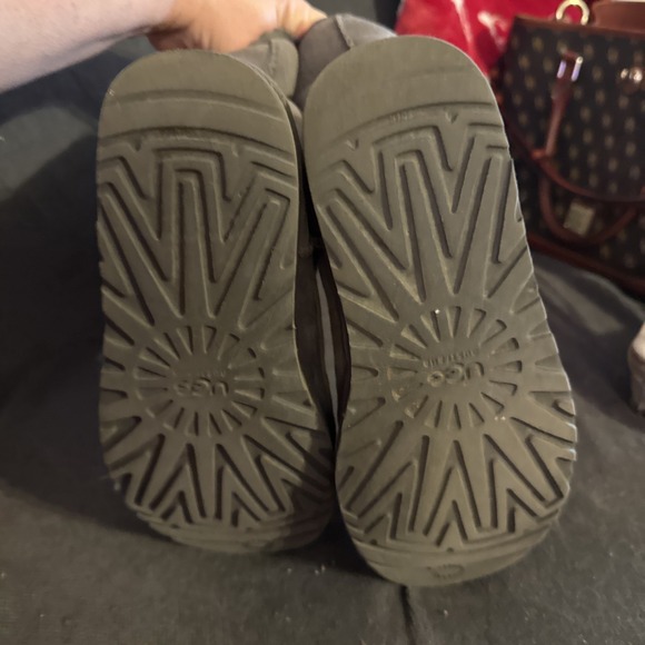 Ugg Australia Genuine Classic ShortBoots 7 US Women Dark Grey Leather Sheepskin - Picture 5 of 5